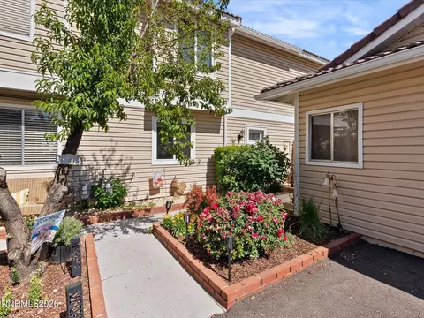 1122 Bradley Sq, Sparks, NV 89434