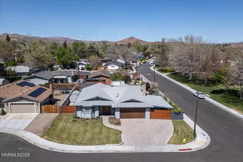 182 Rodger Cir, Sparks, NV 89431