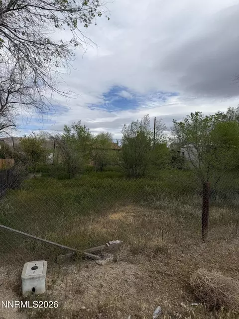 512 Glenmyra Cir, Sun Valley, NV 89433