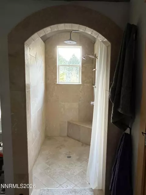 Bath - 15 Wine Glass Way, Kingston, NV 89310 photo 6 of 9