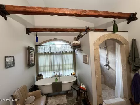 Bath - 15 Wine Glass Way, Kingston, NV 89310 photo 5 of 9