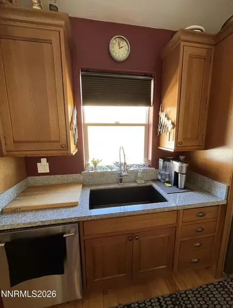 Kitchen - 15 Wine Glass Way, Kingston, NV 89310 photo 6 of 9