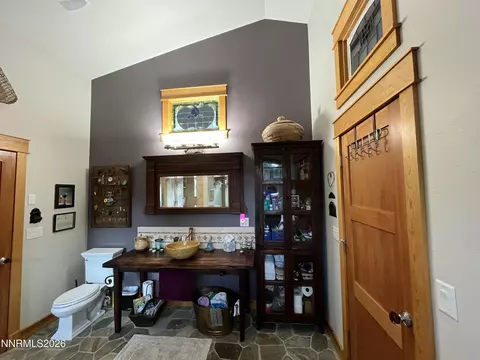 Bath - 15 Wine Glass Way, Kingston, NV 89310 photo 8 of 9