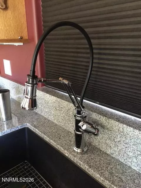 Kitchen - 15 Wine Glass Way, Kingston, NV 89310 photo 5 of 9
