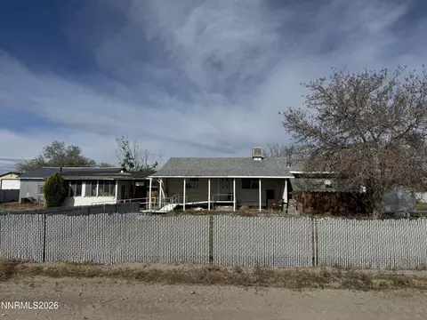 1233 Briggs Ln, Fallon, NV 89406