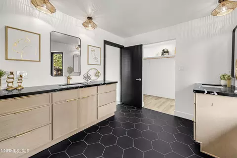 Bath - 3020 Malapi Way, Sparks, NV 89431 photo 4 of 7