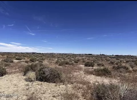 9500 Paseo Grande St, Silver Springs, NV 89429