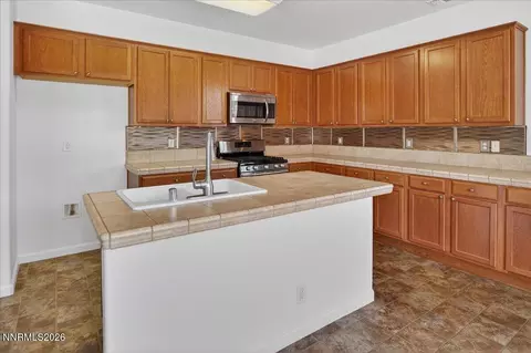 Kitchen - 1096 Crown View Dr, Reno, NV 89523 photo 3 of 5