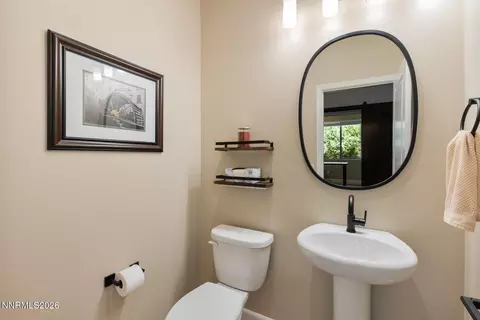 Bath - 560 Riverbed Cir, Reno, NV 89521 photo 3 of 3