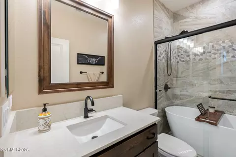 Bath - 560 Riverbed Cir, Reno, NV 89521 photo 1 of 3