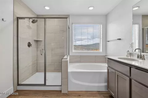 Bath - 55 Eclipse Ct, Carson City, NV 89705 photo 3 of 5