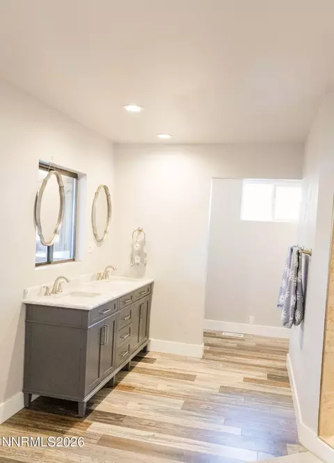 Bath - 392 Willow St, Elko, NV 89801 photo 1 of 4