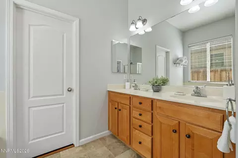 Bath - 455 Cortono Dr, Reno, NV 89521 photo 1 of 3