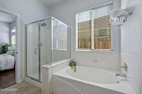 Bath - 455 Cortono Dr, Reno, NV 89521 photo 2 of 3