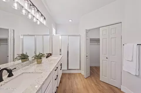 Bath - 1682 Iron Mountain Dr, Reno, NV 89521 photo 2 of 4