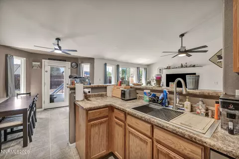 Kitchen - 1250 Eagle Rock Rd, Fallon, NV 89406 photo 3 of 4