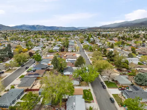 View/Area - 1065 Beldon Way, Reno, NV 89503 photo 7 of 11