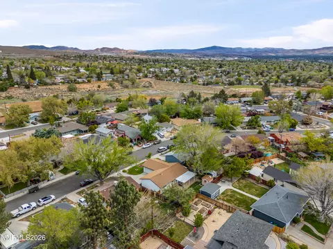 View/Area - 1065 Beldon Way, Reno, NV 89503 photo 5 of 11
