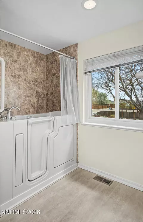 Bath - 1100 Venturacci Ln, Fallon, NV 89406 photo 2 of 3