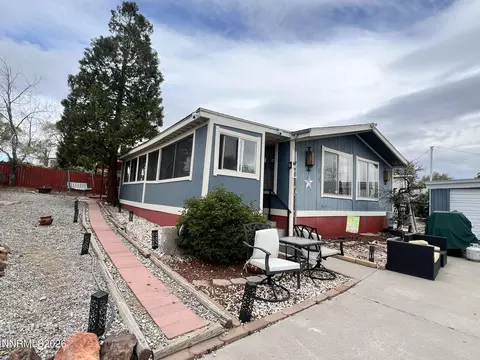 6125 Chimney Dr, Sun Valley, NV 89433