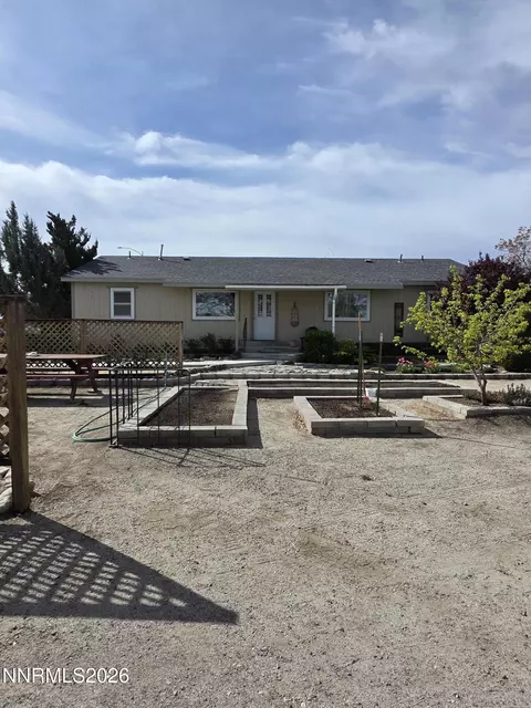 Exterior - 359 E St, Hawthorne, NV 89415 photo 6 of 13
