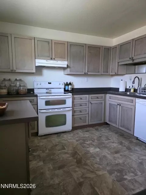 Kitchen - 359 E St, Hawthorne, NV 89415 photo 4 of 5