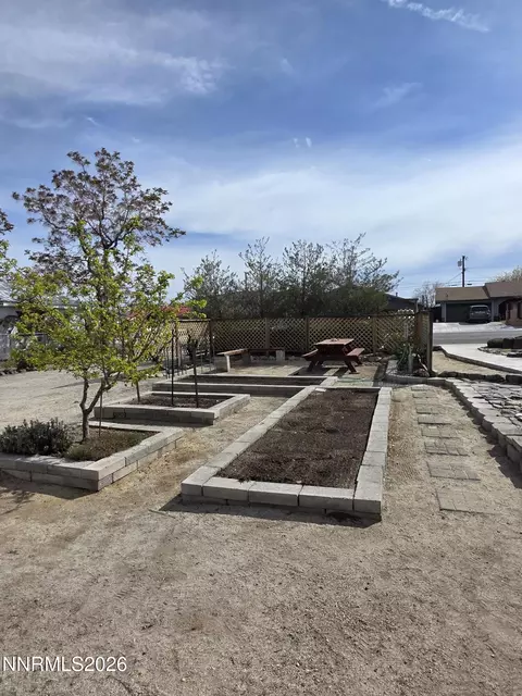 Exterior - 359 E St, Hawthorne, NV 89415 photo 11 of 13