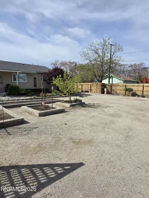 Exterior - 359 E St, Hawthorne, NV 89415 photo 9 of 13