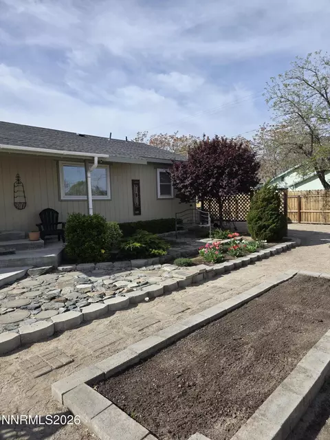 Exterior - 359 E St, Hawthorne, NV 89415 photo 5 of 13