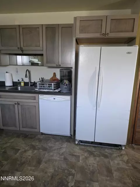Kitchen - 359 E St, Hawthorne, NV 89415 photo 3 of 5