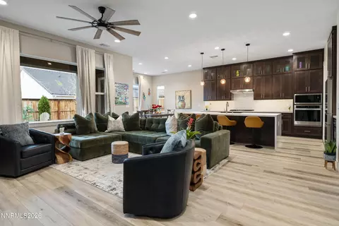 250 Commodore Dr, Verdi, NV 89439