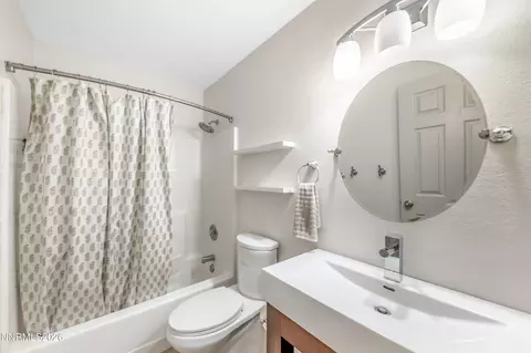 Bath - 1065 Deena Way, Fallon, NV 89406 photo 3 of 3