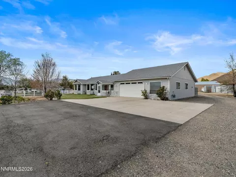 1316 Kim Pl, Minden, NV 89423