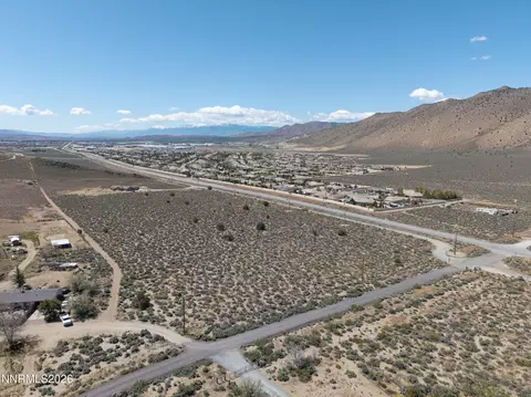 275 Descanso Ln, Sparks, NV 89441