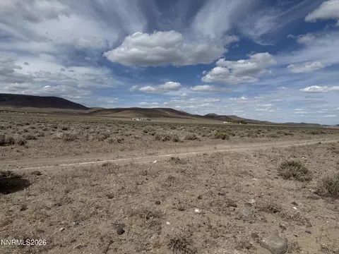 2845 Comstock St, Silver Springs, NV 89429