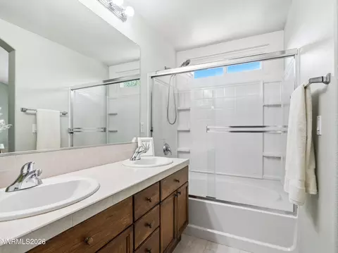 Bath - 9585 Navigator Dr, Reno, NV 89521 photo 7 of 11