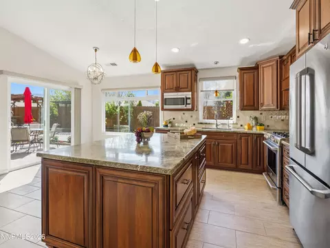 Kitchen - 9585 Navigator Dr, Reno, NV 89521 photo 10 of 20