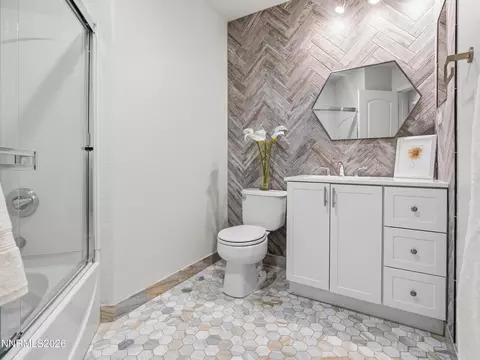 Bath - 9585 Navigator Dr, Reno, NV 89521 photo 1 of 11