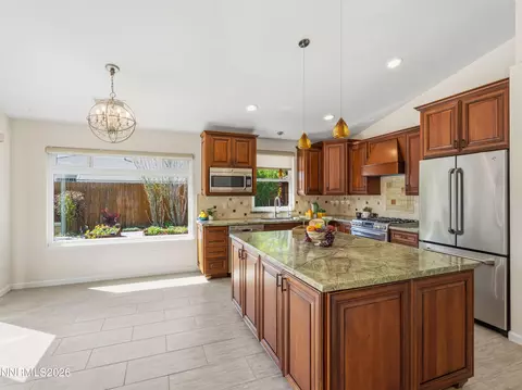 Kitchen - 9585 Navigator Dr, Reno, NV 89521 photo 4 of 20
