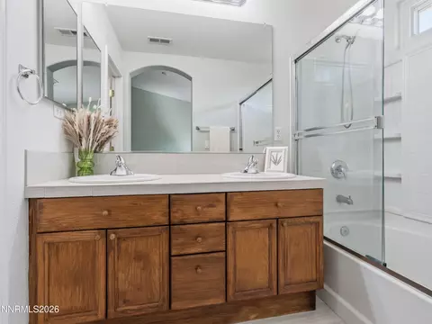 Bath - 9585 Navigator Dr, Reno, NV 89521 photo 11 of 11