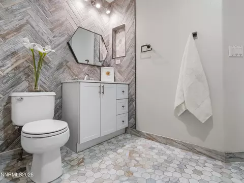Bath - 9585 Navigator Dr, Reno, NV 89521 photo 2 of 11