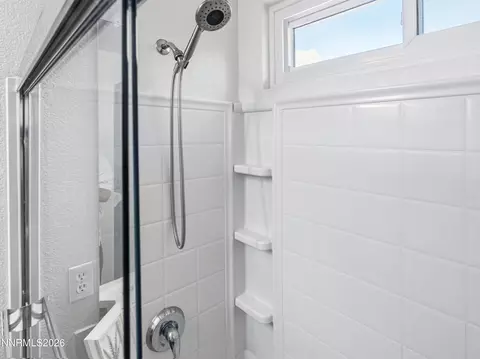 Bath - 9585 Navigator Dr, Reno, NV 89521 photo 10 of 11