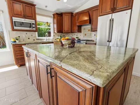 Kitchen - 9585 Navigator Dr, Reno, NV 89521 photo 5 of 20