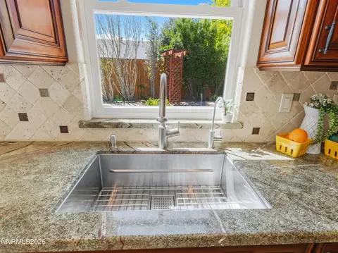 Kitchen - 9585 Navigator Dr, Reno, NV 89521 photo 13 of 20