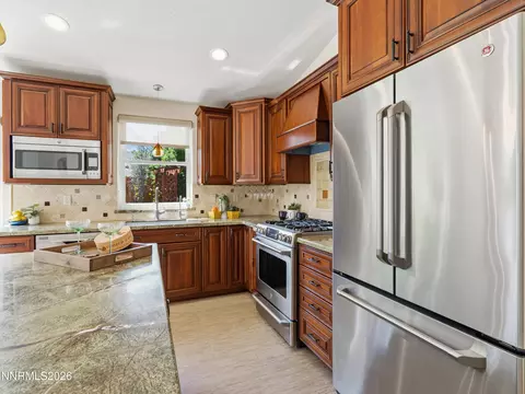 Kitchen - 9585 Navigator Dr, Reno, NV 89521 photo 11 of 20