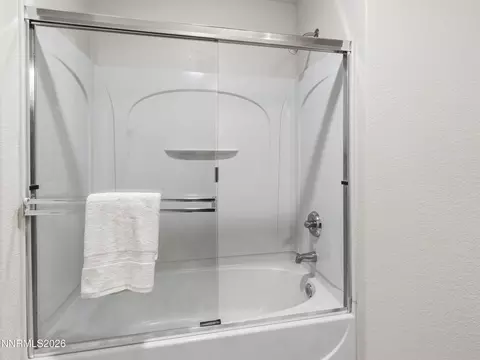 Bath - 9585 Navigator Dr, Reno, NV 89521 photo 3 of 11