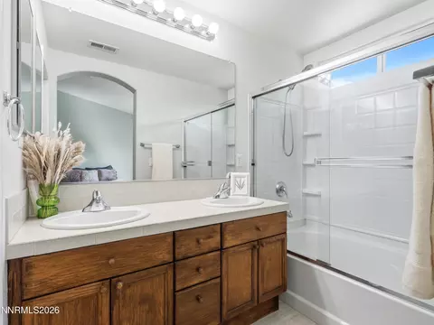 Bath - 9585 Navigator Dr, Reno, NV 89521 photo 6 of 11