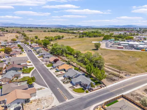 View/Area - 812 Augusta Ln, Fallon, NV 89406 photo 4 of 11