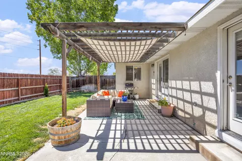 Exterior - 812 Augusta Ln, Fallon, NV 89406 photo 4 of 7