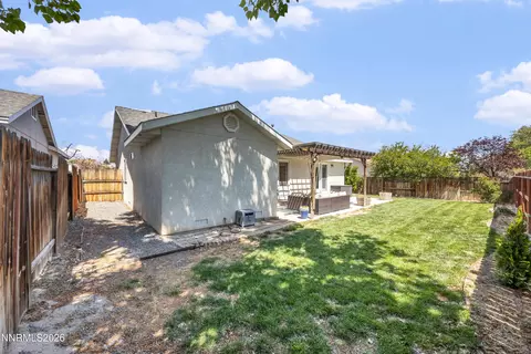 Exterior - 812 Augusta Ln, Fallon, NV 89406 photo 6 of 7